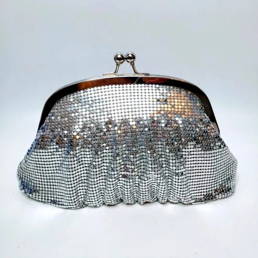 Icing Silver Bling Chain Mesh Clutch Purse Womens Satin Lined Evening Bling